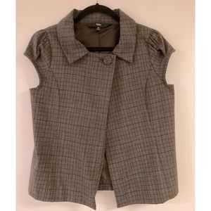 Mossimo grey with brown plaid print top, size S, cap sleeve